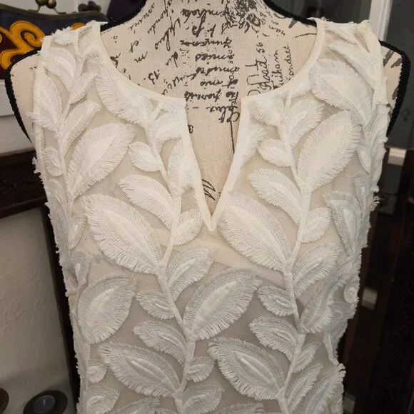 Ann Taylor Factory 3D Leaf Sleeveless Blouse, Sz M - Picture 4 of 9